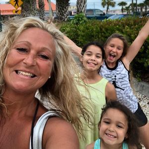 Meet your Posher, Vikki